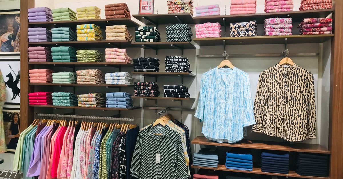 服装店抖音拍什么?别天天拍新款,先分清引流款和成交款
