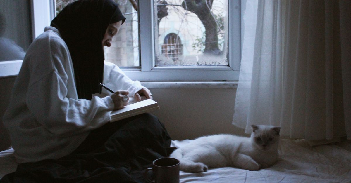情感账号拍什么?6 类不用卖惨也能做的选题方向